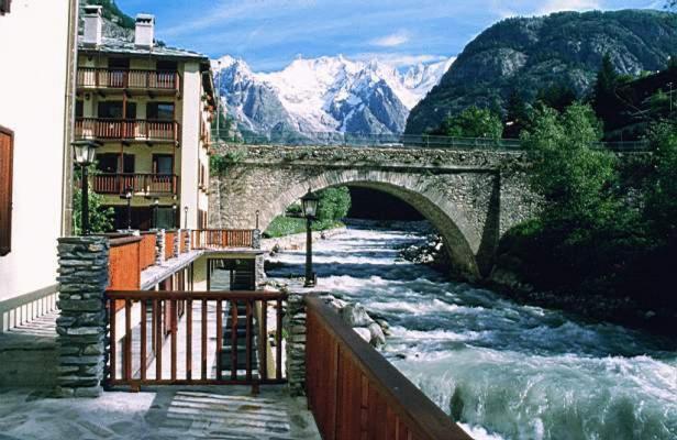 Hotel Tavernier Courmayeur Zewnętrze zdjęcie